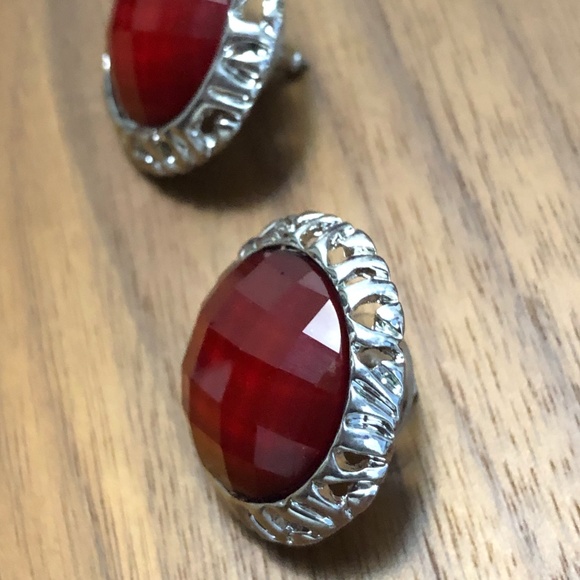 1" Rozette Red Velvet Resin Stud Earrings - Picture 7 of 7